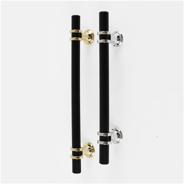 Шкаф за баня с дръжки